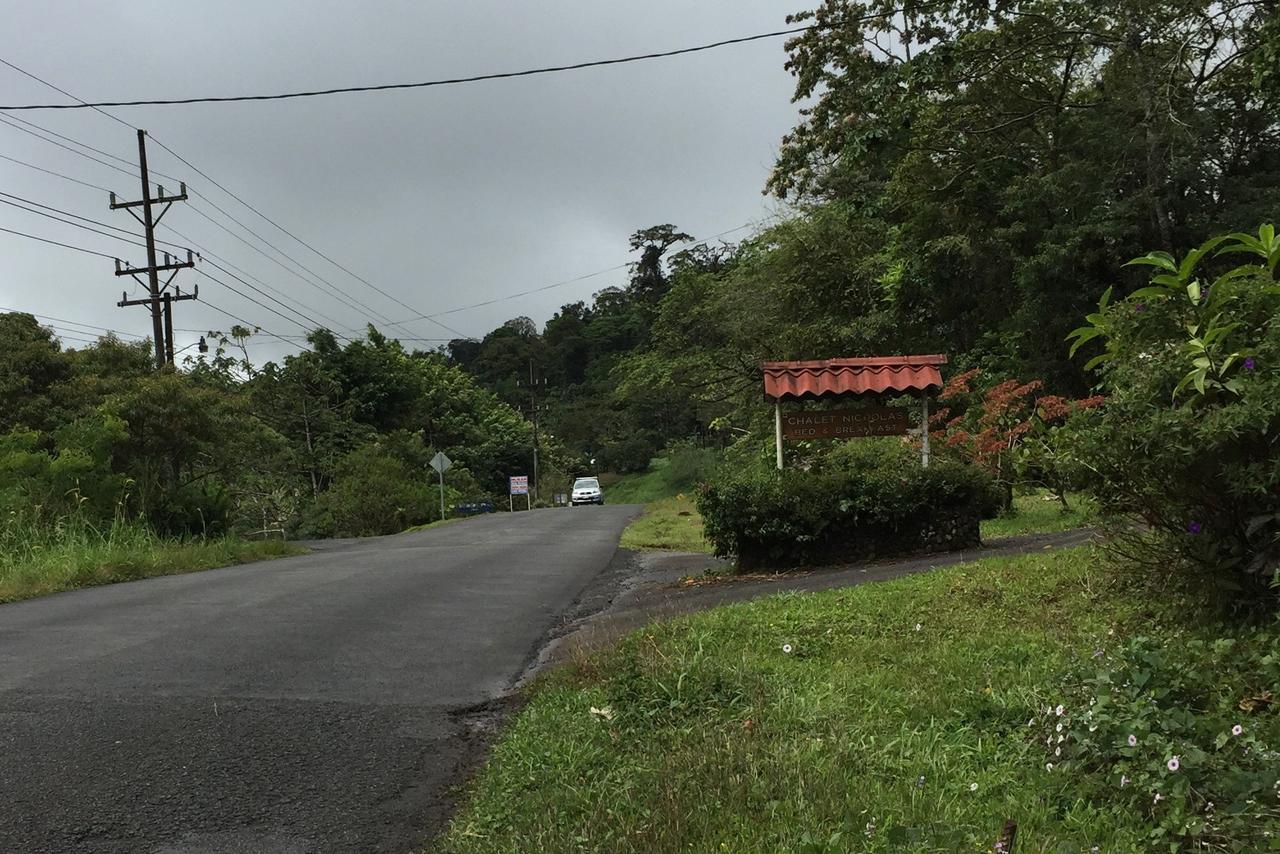 Chalet Nicholas Bed & Breakfast Nuevo Arenal Exterior foto